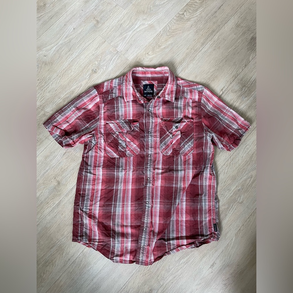 Men’s Prana button up shirt